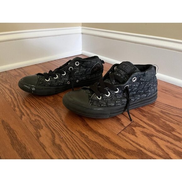 Converse Shoes - Picture 1 of 8